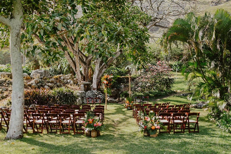 Paliku Gardens Kuala Ranch, Hawaii Wedding Photographer, Hawaii Weddings, Tropical Boho Wedding Style, Wedding Flower Summer Inspiration | Chelseaabril.com